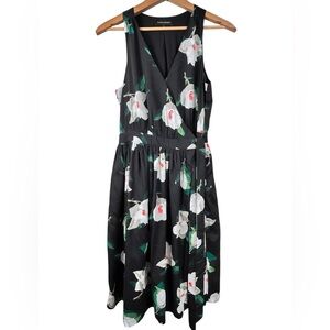 Banana Republic midi wrap dress, Size 6, black Florals, vneck, flowy Sleeveless